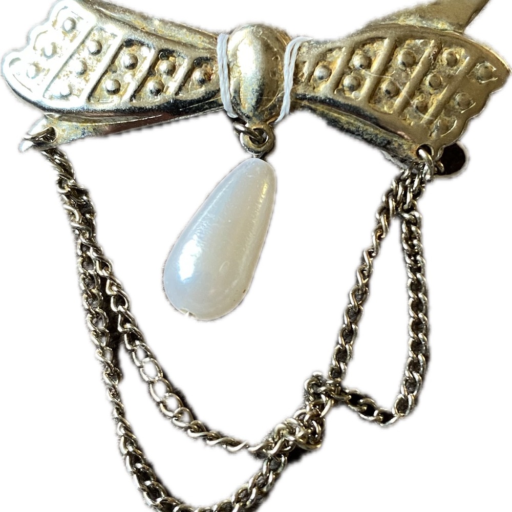 Vintage Silver Bow Brooch with Pearl Accent